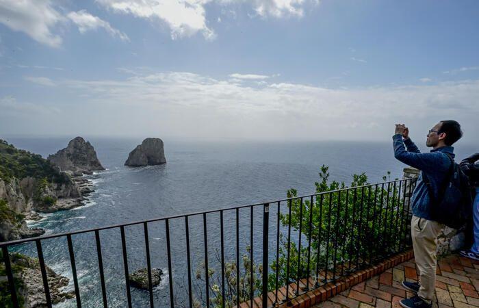 El agua y los turistas regresan a Capri después del Sábado Negro – Noticias
