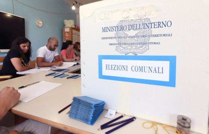 Las votaciones, a las 12, la participación baja diez puntos: colapso en Bari, mejor en Perugia