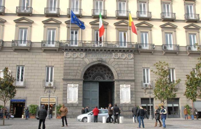 Nápoles, el Ayuntamiento es un caracol a la hora de pagar a los proveedores.