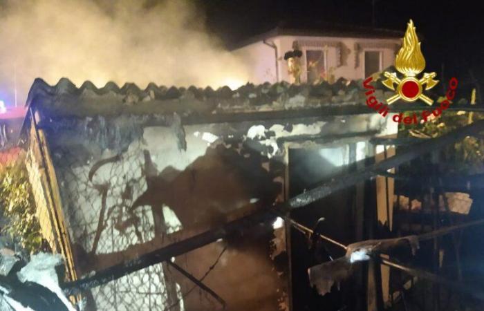 VENETO – Garaje en llamas: un hombre quemado hasta los miembros