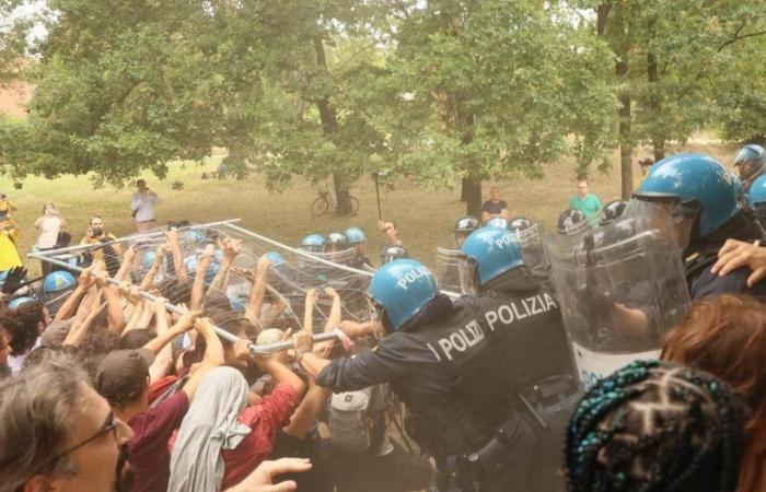Bolonia de alta tensión. Los anarquistas amenazan a la junta. Alcalde y concejales bajo tutela