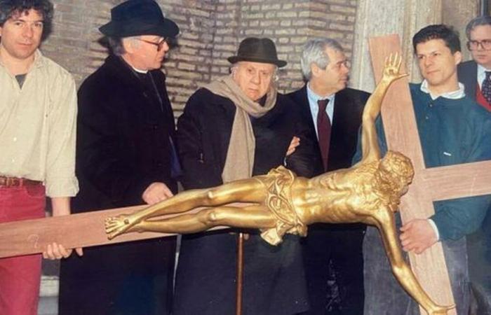 había dejado decenas de estatuas a la Santa Sede
