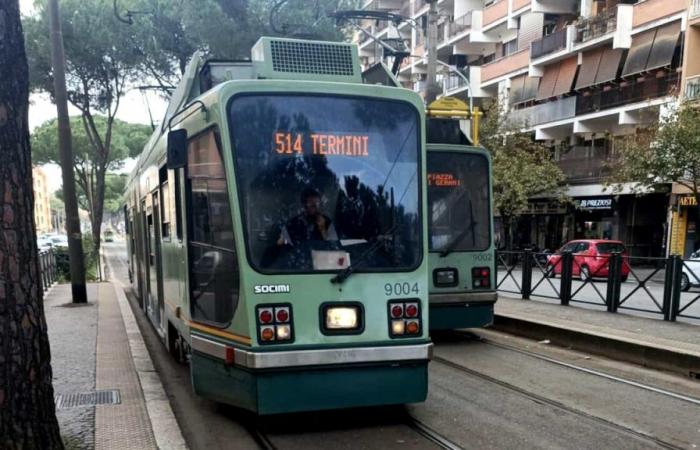 En Roma dos meses sin tranvías. El servicio se redujo a la mitad desde julio. Todas las fases de trabajo e interrupciones.
