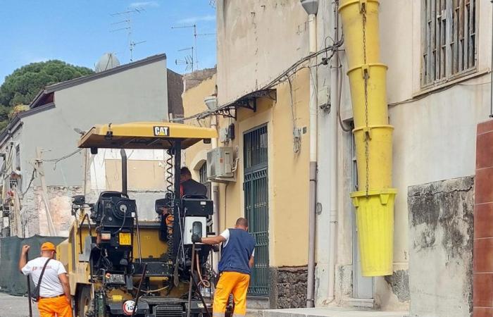 Catania, comienzan los trabajos de repavimentación asfáltica tras las excavaciones de Enel y Terna: aquí están las carreteras afectadas