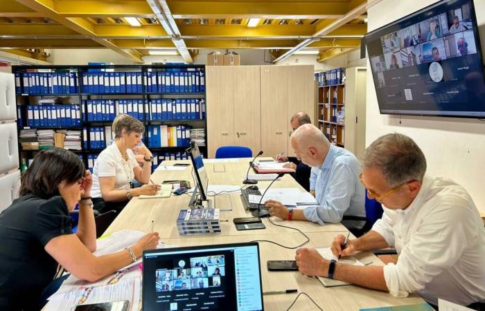 Mesa redonda técnica sobre 5G, Anci Liguria: “Necesitamos directrices definitivas de Roma para evitar el desperdicio innecesario de energía”