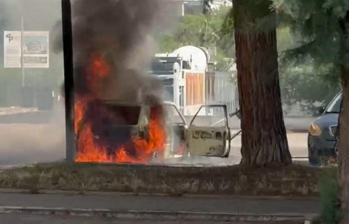 Miedo en Villa Rosa di Martinsicuro: explosión de coche en via Capri