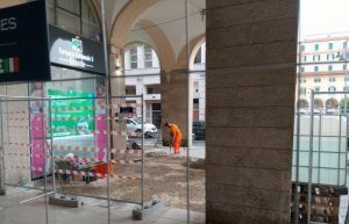 Ha comenzado el desmantelamiento del pórtico palladiano en Via Grande
