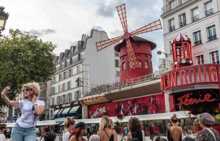 París, el Moulin Rouge recupera las alas perdidas por el viento en abril – SiViaggia