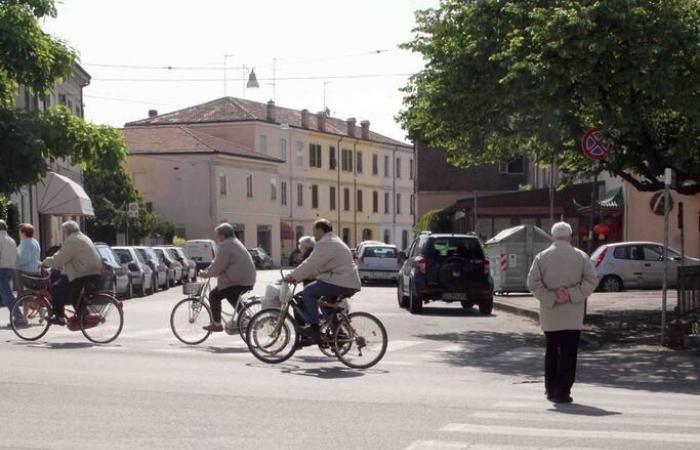 Ferrara, chica manoseada en la calle en via Otello Putinati Gazzetta di Modena