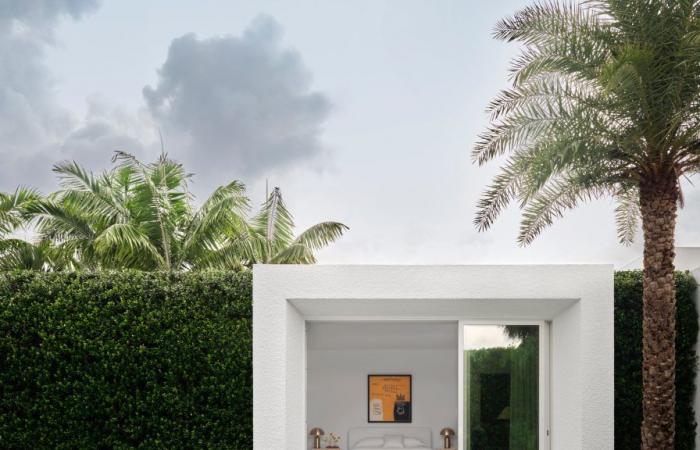 Una villa con piscina donde brillan los maestros del arte contemporáneo y del diseño