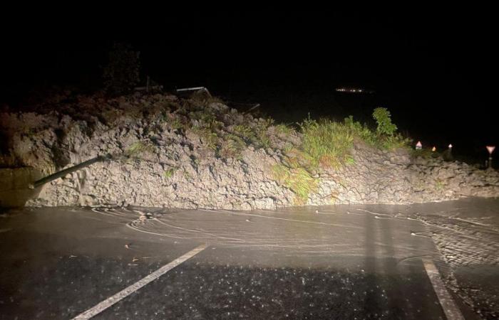Fuertes lluvias: deslizamientos de tierra y carreteras inundadas en los Apeninos, puente cerrado sobre el Panaro en Módena (vídeo-foto)