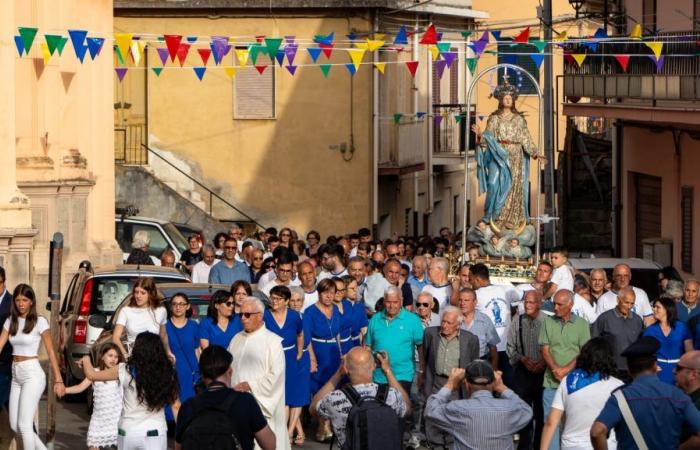 Santa Virgen de Arasì, la estatua regresa a casa en procesión • Maravillas de Calabria