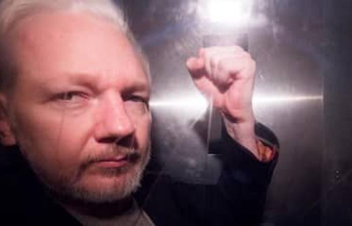 Julian Assange se ha instalado en Estados Unidos y vuela a Australia.