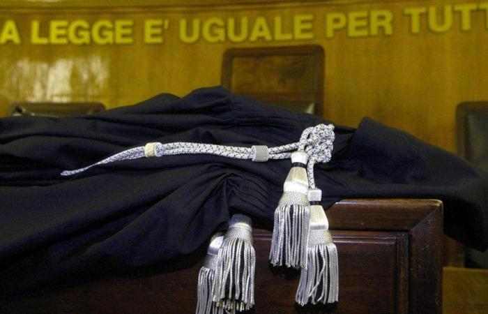 Hijos de parejas homosexuales, el tribunal de Lucca apela al Tribunal Constitucional por el concepto de maternidad