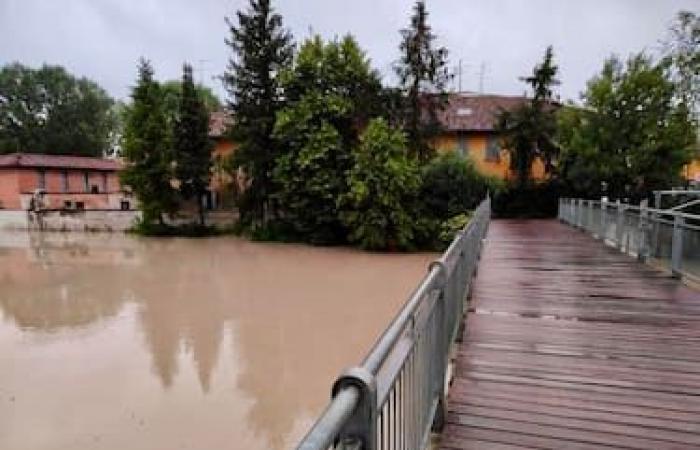 Mal tiempo, deslizamientos de tierra e inundaciones en Emilia: una muerte en la zona de Parma