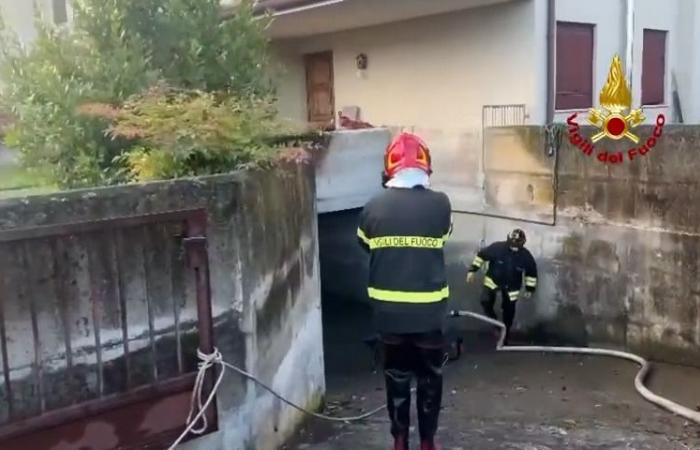 VENETO – Mal tiempo sin fin: cuatro provincias afectadas, 140 llamadas a los bomberos, otro río desbordado (vídeo y fotos)