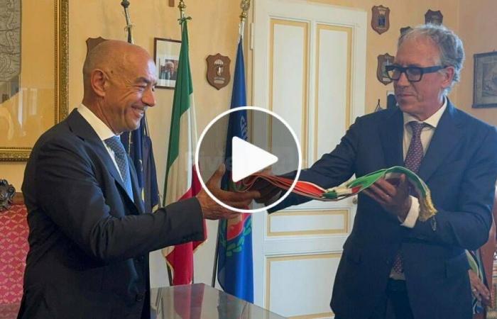 El alcalde Mager toma posesión de su cargo en el Palazzo Bellevue: «Lo único que importa es trabajar por el bien de San Remo»
