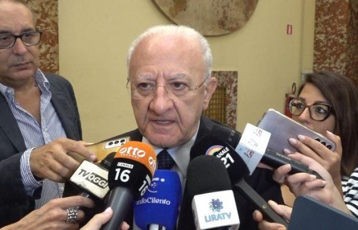 De Luca: “Campania penalizada por el pantano burocrático del Gobierno Meloni”