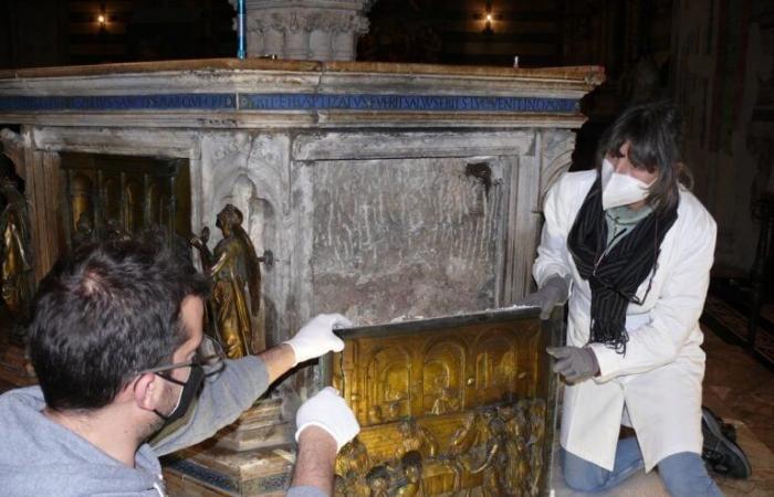 Finalizada la restauración de la pila bautismal de la catedral de Siena