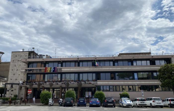 Aprilia Civica: “La ciudad está paralizada, hace un mes que no hay ayuntamientos ni comisiones” – Radio Studio 93