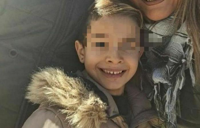 Domenico Gallucci muerto a los 8 años, el niño golpeado en la cabeza por una mesa de hierro en el jardín: la tragedia en Montemarano