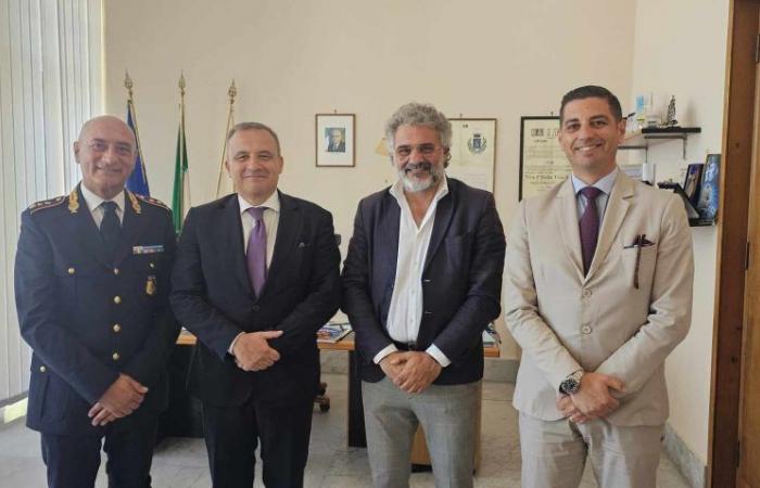 Terracina / Visita del Comisario de Policía de Latina Fausto Vinci, encuentro con el Alcalde Francesco Giannetti