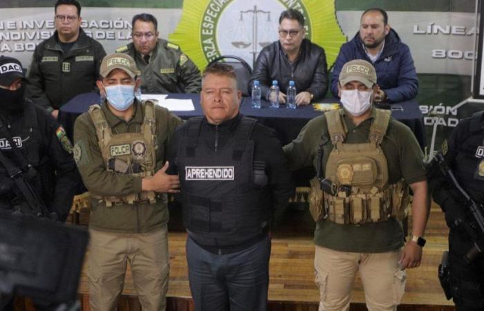 Últimas noticias de guerra. Una vez que fracasa el golpe en Bolivia, los militares se desmovilizan. Detenido el general Zúñiga