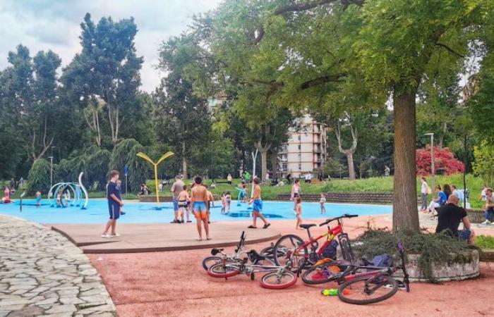 El parque Vittorio de Turín se enriquece con juegos acuáticos, parkour y un gimnasio al aire libre