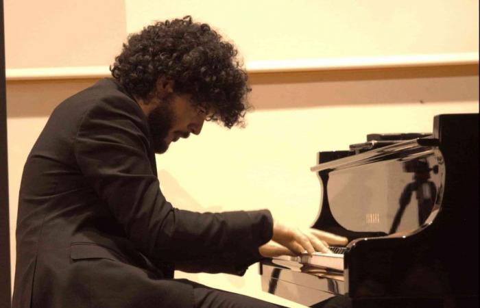 Capestrano, el pianista Jacopo Petrucci de L’Aquila cierra el festival de jazz “Un amor supremo”