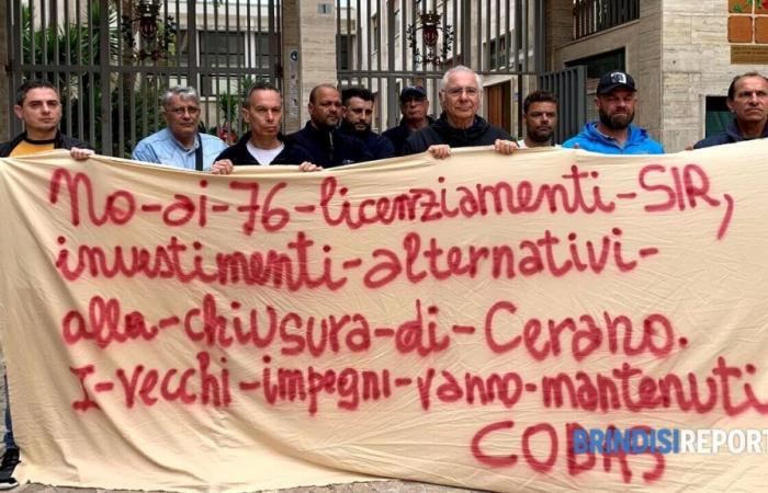 Se acerca el despido de 76 trabajadores, Cobas relanza la protesta