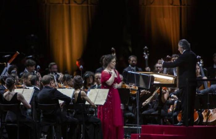 Puccini triunfa en las gradas de las Murallas: el concierto dirigido por Muti encanta a Lucca y al mundo