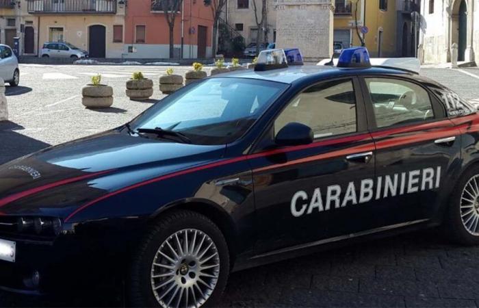 Asesinato en Beinette, cerca de Cuneo, mujer estrangulada en su casa: el marido bajo interrogatorio