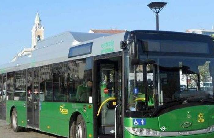 El coste de los billetes de autobús aumenta un 20%, la oposición no está a favor – Pescara