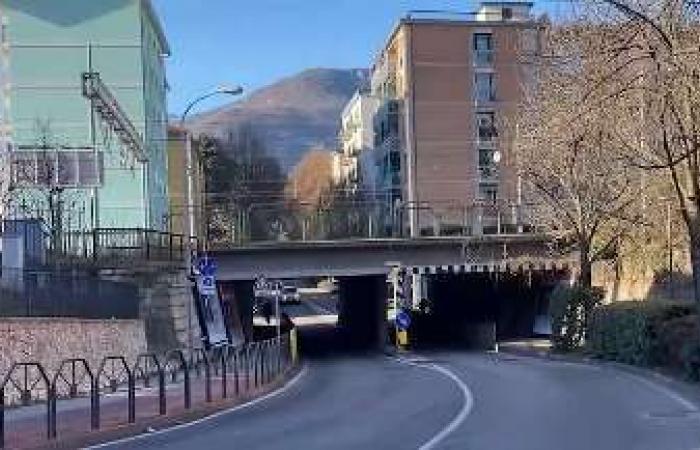A partir del lunes 1 de julio se realizarán obras en via Fratelli Fontana para arreglar el paso subterráneo: es demasiado bajo para los autobuses – Noticias