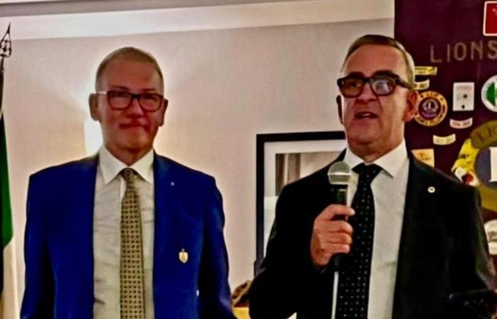 Paso de la Campana del Club de Leones Garfagnana: Claudio Civinini toma el relevo por los 60 años de actividad