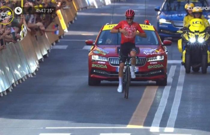 Vauquelin da espectáculo en Bolonia, en la 2ª etapa del Tour de Francia 2024: Pogacar con el maillot amarillo