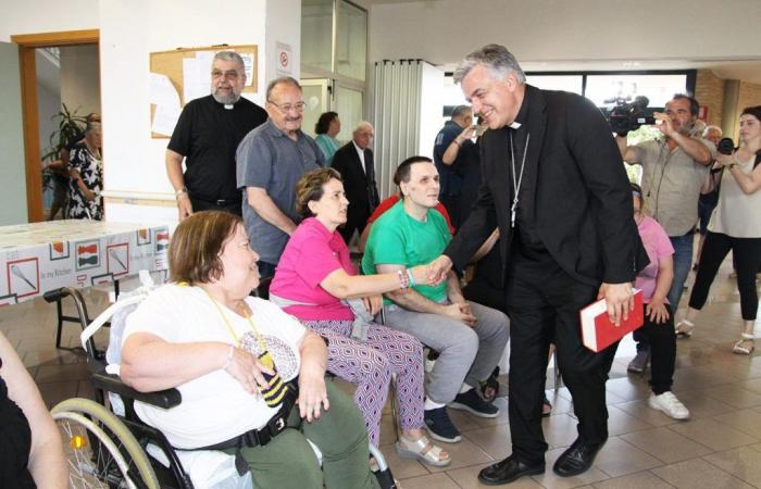 Ascoli, celebración del obispo. Palmieri abraza a toda la diócesis de Picena: “Pero no digas excelencia”