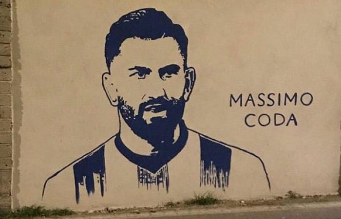 Negociación Coda-Salernitana: el mural dedicado al atacante fue cancelado en Cava