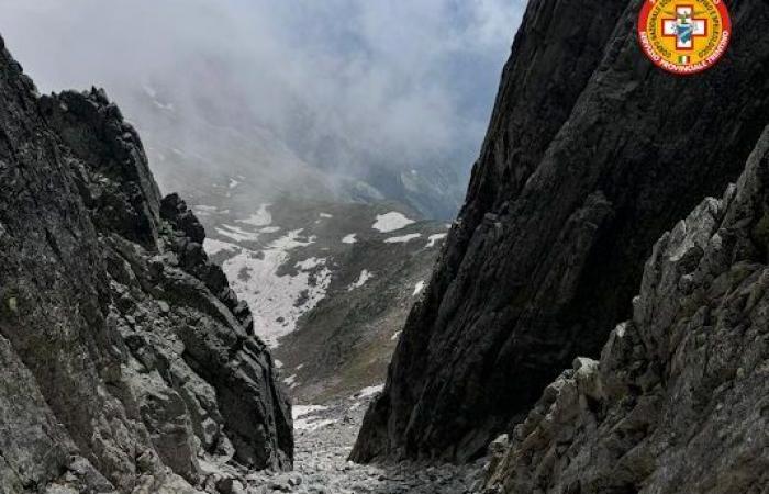Accidente mortal en la cima de Asta: muere un alpinista de 32 años