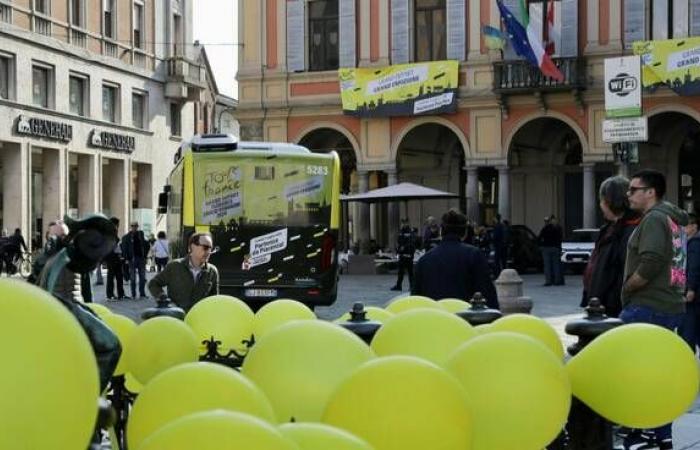 Piacenza se pone amarilla, mañana por la mañana inicio de la tercera etapa del Tour