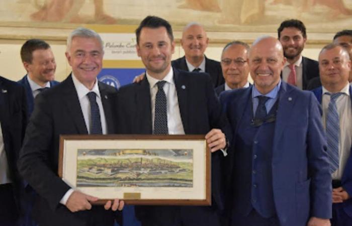 El ‘Premio Ciudad de Lucca 2024’ otorgado a Tiziano Reni