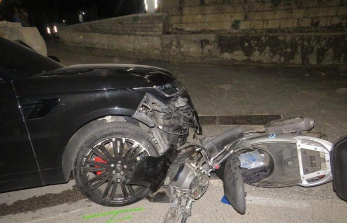 Nápoles, colisión entre coche y moto: muere un hombre de 36 años
