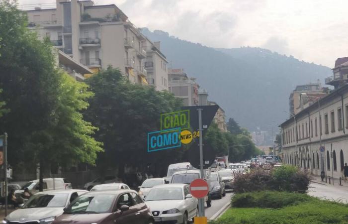 El primer día de obras en via Borgovico en Como: todas las imágenes, tres puntos críticos para el tráfico
