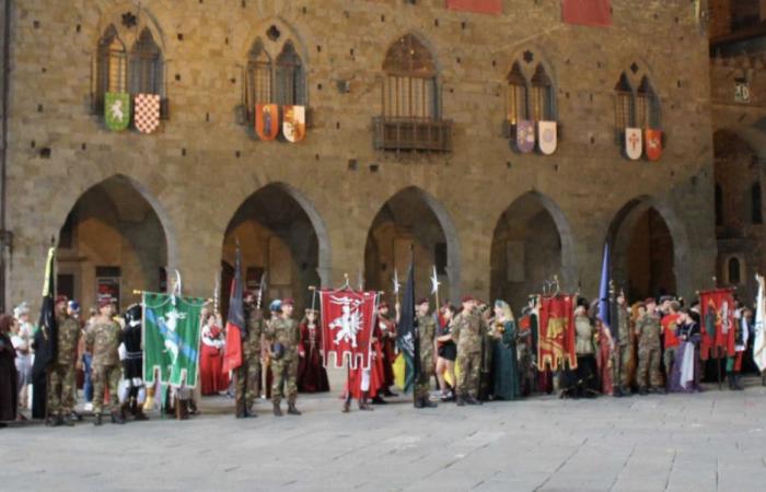 El desfile abre las celebraciones de San Jacopo Maggiore en Pistoia
