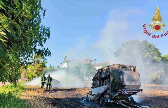 Dueville, incendio de maquinaria agrícola: no hay heridos