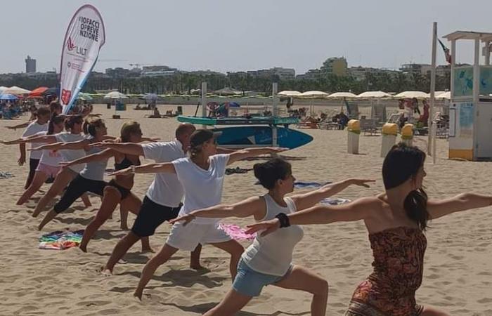 Día de los Supervivientes del Cáncer, sesión colectiva de yoga en Barletta para celebrar el renacimiento