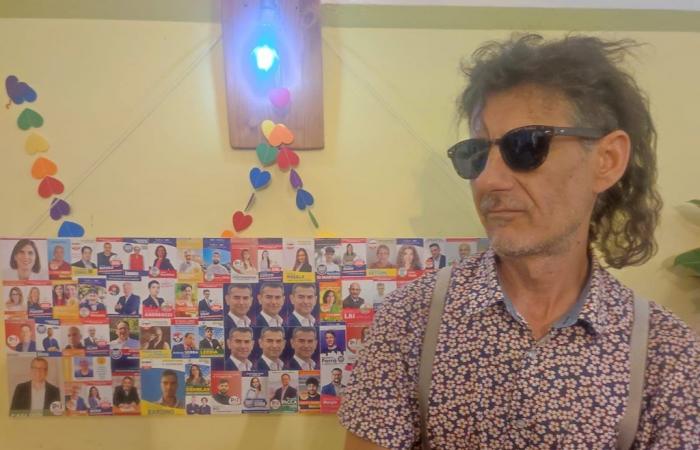 Las estampas electorales se convierten en arte: la exposición de Davide Falchi en Cagliari
