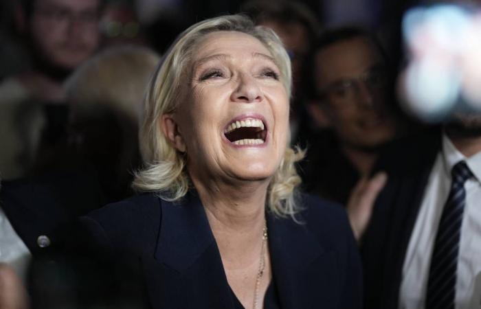 Le Pen ve ahora la victoria. Macron-flop se abre a la izquierda