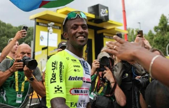 El Tour llega a la meta en Turín: Girmay gana, el eritreo hace historia. Cirio: “También al sprint de la Vuelta”