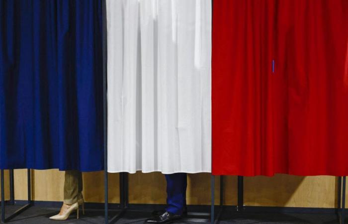 Francia, al día siguiente de la votación se esperan los movimientos de Le Pen, Mélenchon y Macron